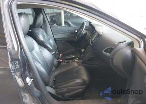 2013 Dodge Dart Sxt z USA, uszkodzony, nr VIN 1C3CDFBA1DD338004